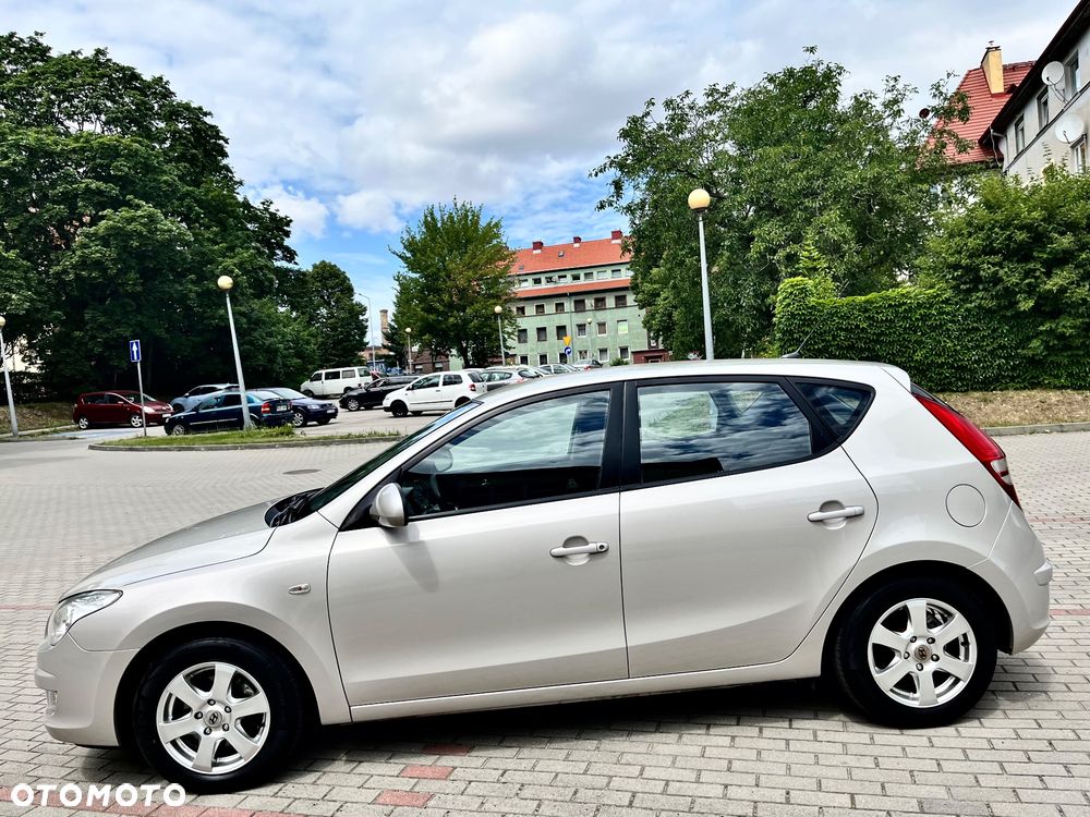 Hyundai i30 1.4 Team 08 - 6