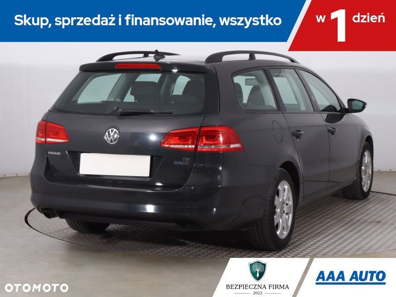 Volkswagen Passat Variant - 7