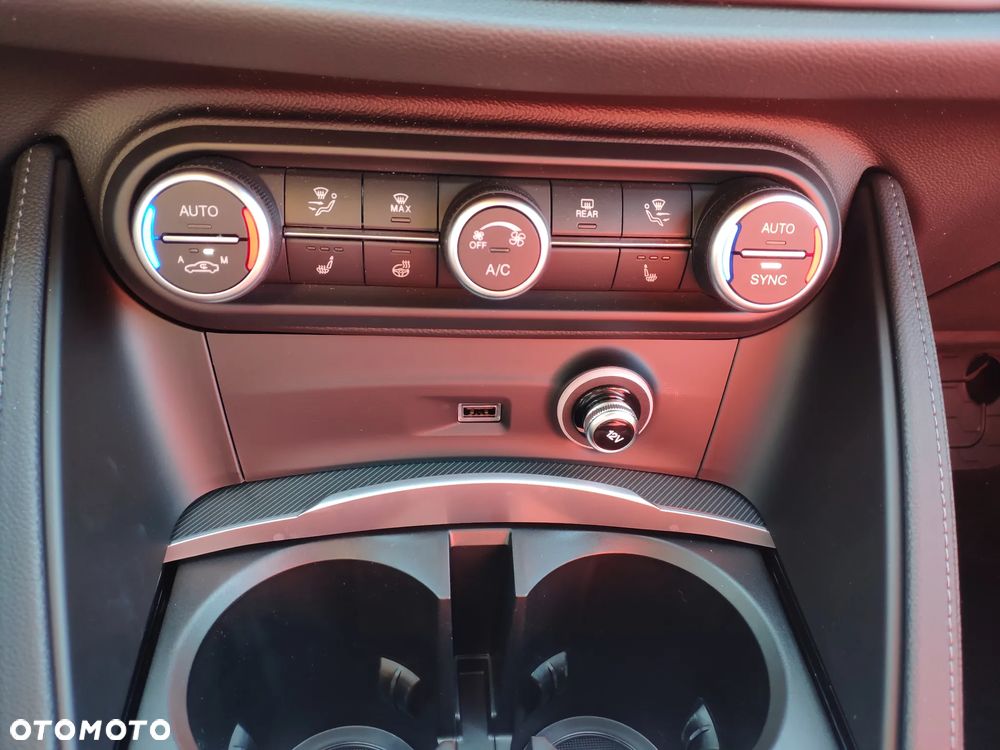 Alfa Romeo Stelvio 2.0 Turbo Veloce Q4 - 9
