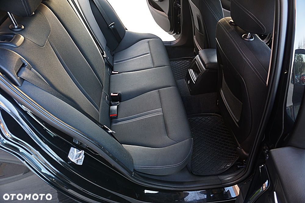 BMW Seria 1 116d EfficientDynamics Edition Sport Line - 22