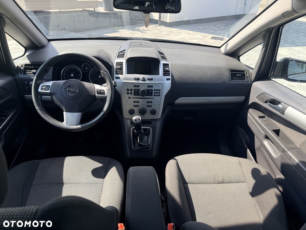 Opel Zafira - 8