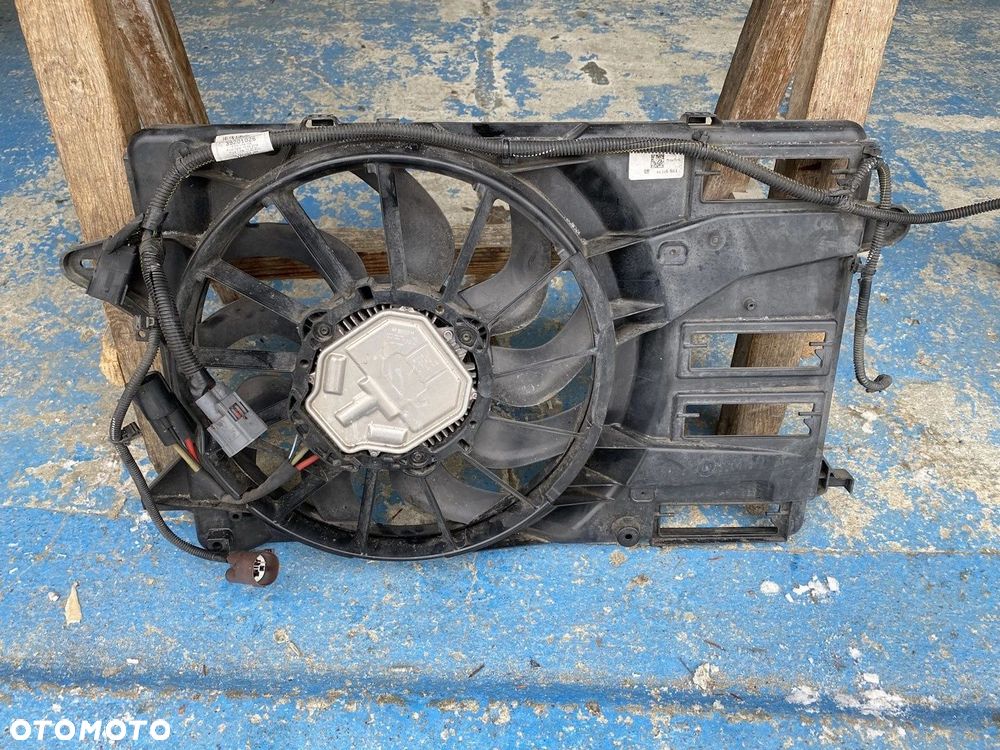 WENTYLATOR Z OBUDOWĄ OPEL INSIGNIA II B 84216861 - 1