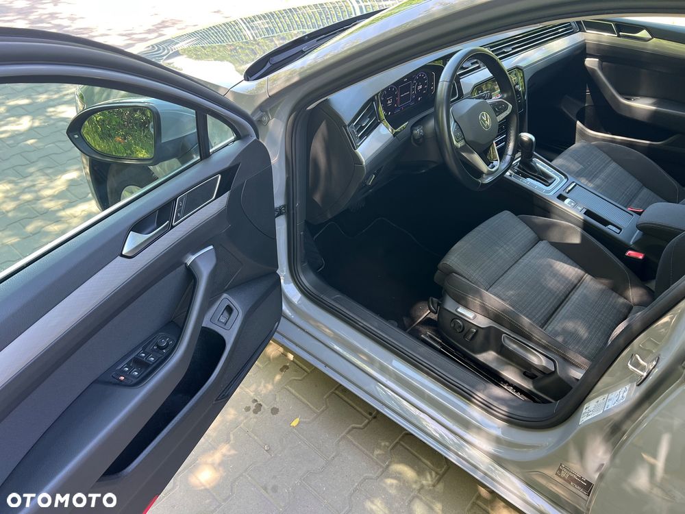 Volkswagen Passat Variant 1.5 TSI EVO Business DSG - 11