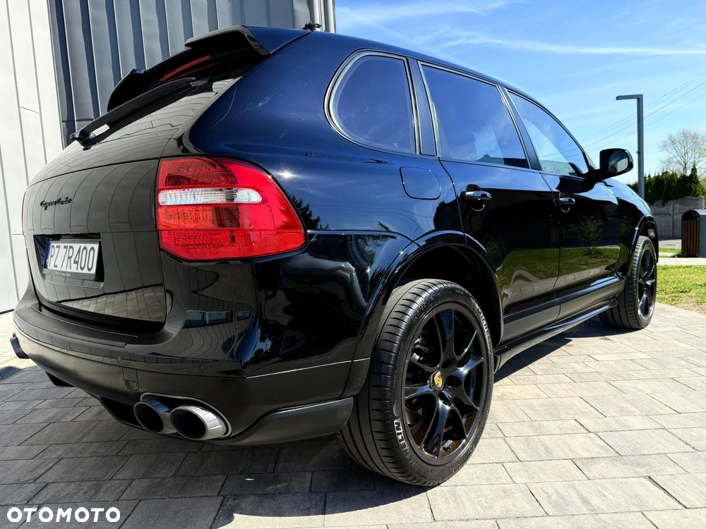 Porsche Cayenne Turbo - 17