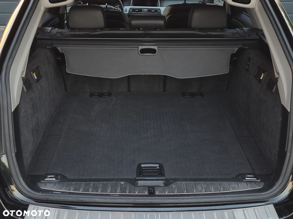 BMW Seria 5 525d - 27