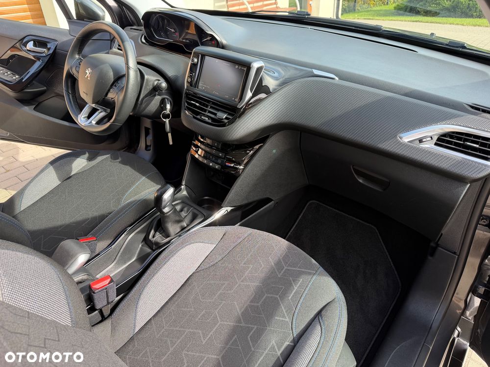 Peugeot 2008 BlueHDi 100 STOP & START Signature - 9