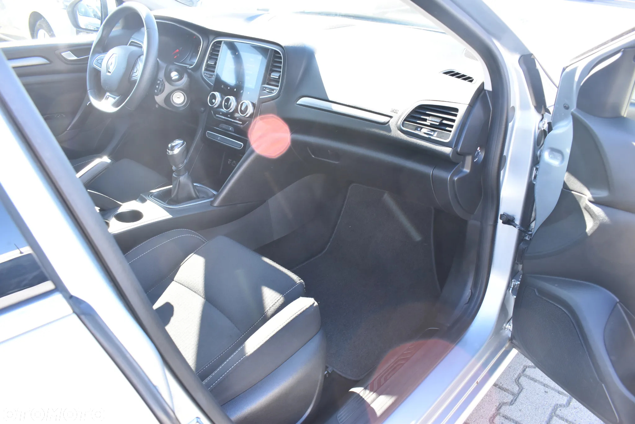 Renault Megane 1.3 TCe FAP Zen - 16