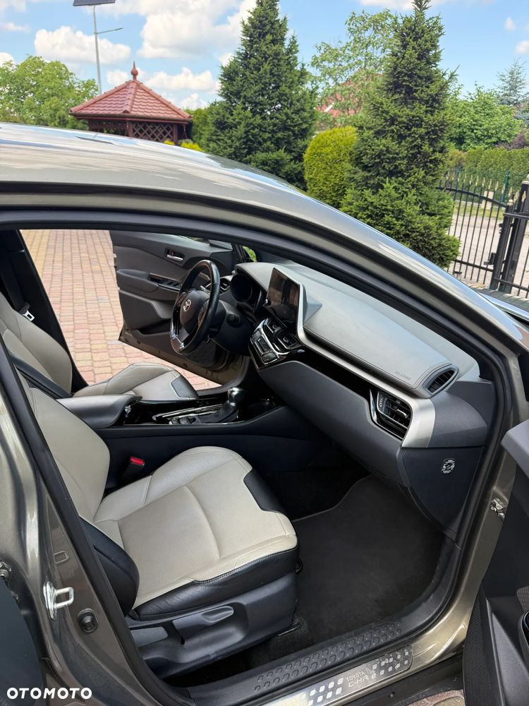 Toyota C-HR 2.0 Hybrid Executive - 21