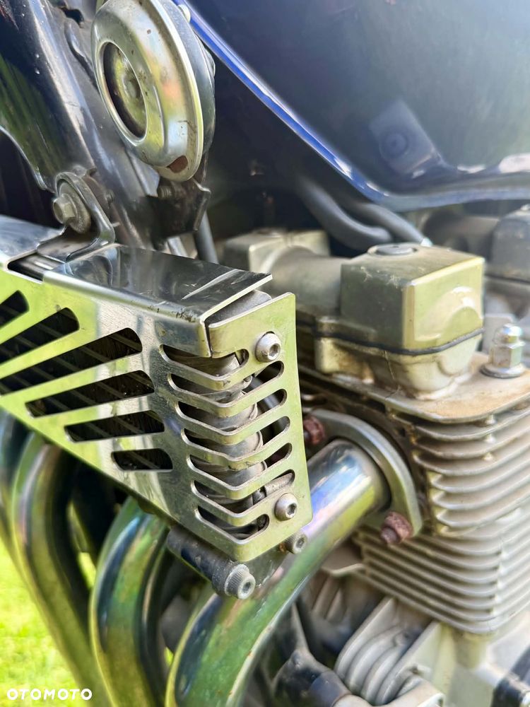 Yamaha XJR - 9