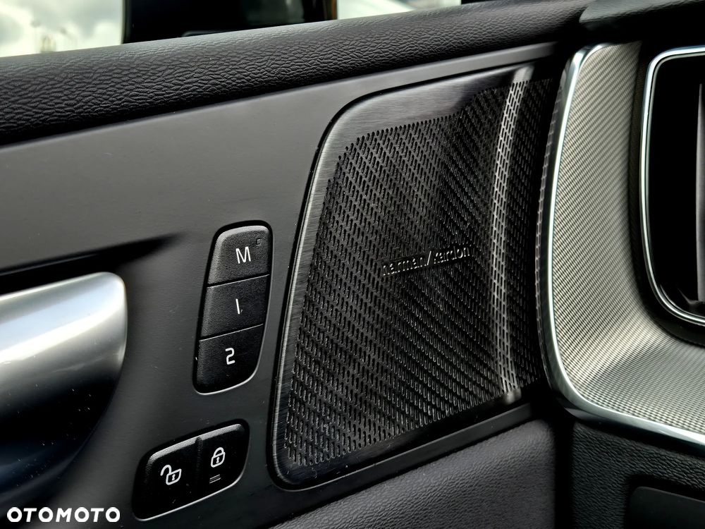 Volvo XC 60 T6 AWD Ultra Black Edition - 15