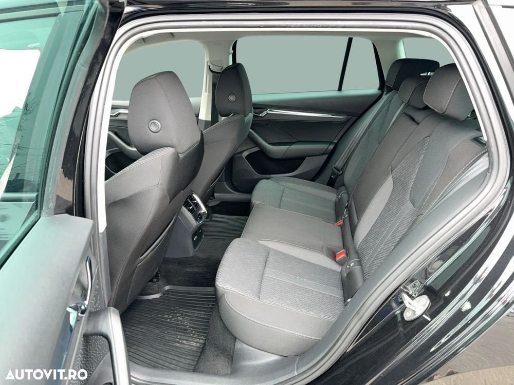 Skoda Octavia 2.0 TDI DSG 4X4 Style - 11