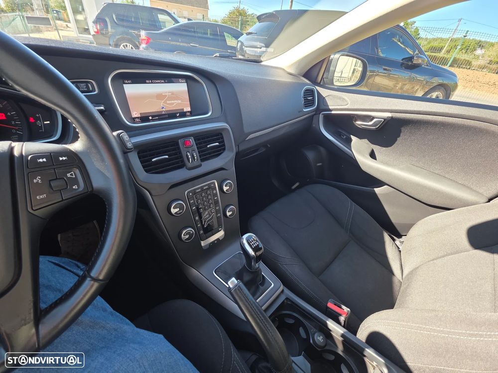 Volvo V40 - 15