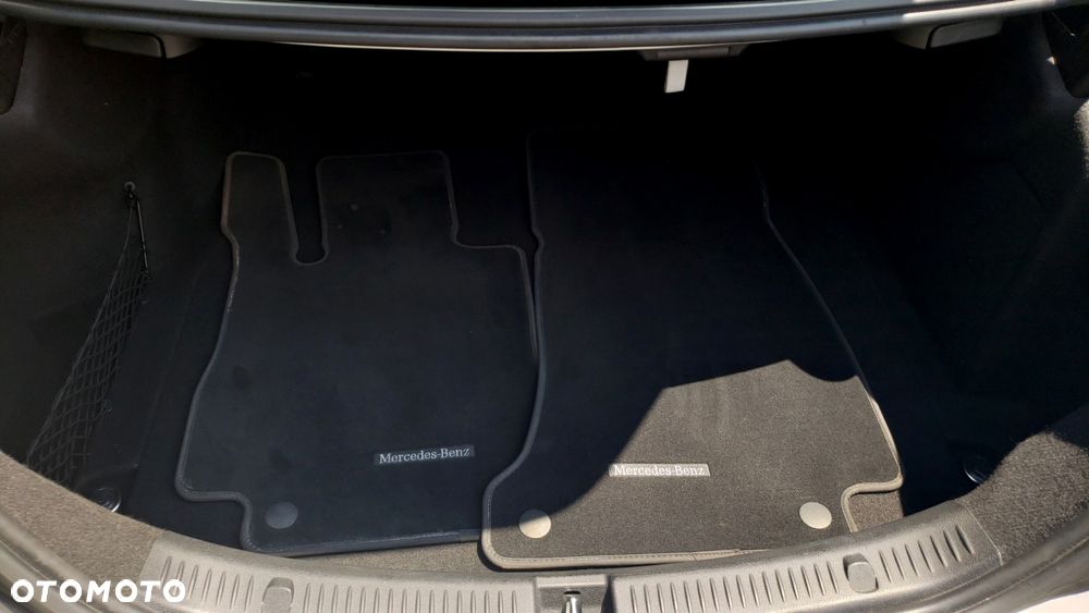 Mercedes-Benz Klasa E 300 9G-TRONIC - 21