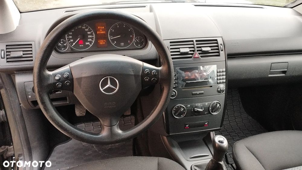 Mercedes-Benz Klasa A 150 Classic Polar Star - 13