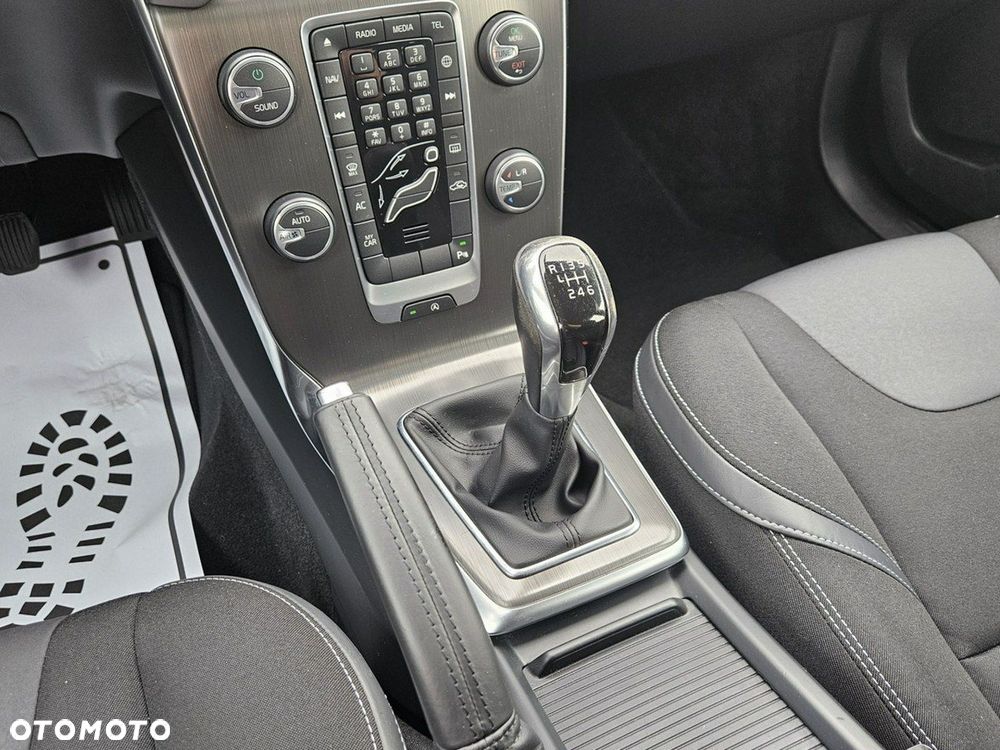 Volvo V40 D2 Momentum - 20