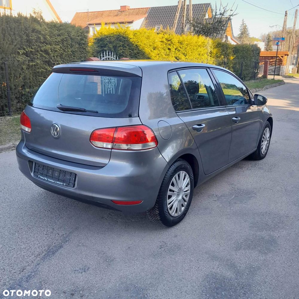 Volkswagen Golf - 6