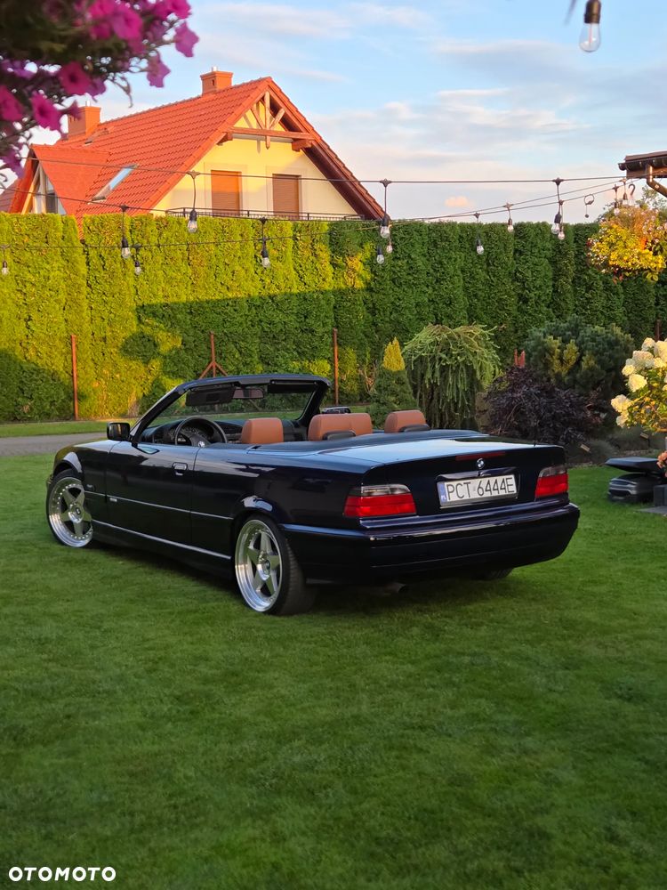 BMW Seria 3 320i - 3