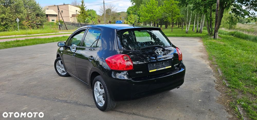 Toyota Auris 1.6 VVT-i Team - 14