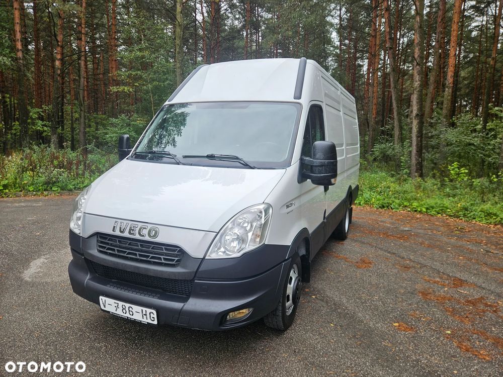 Iveco Daily BLIŹNIAKI Hak 3,5 tony - 2