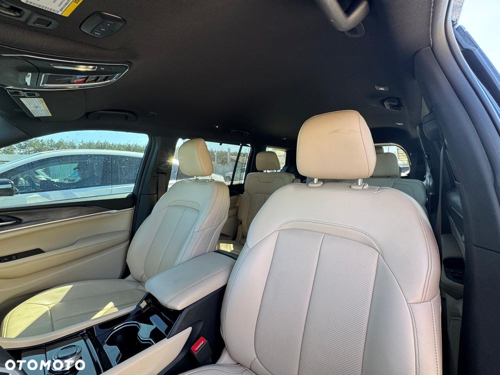 Jeep Grand Cherokee - 11