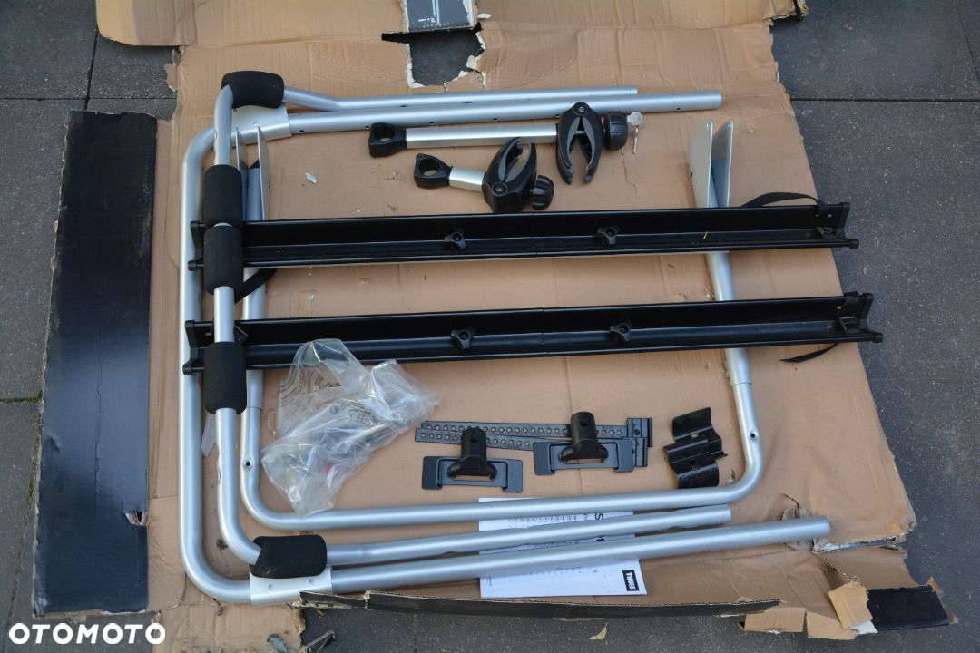 Uchwyt rowerowy na tylna klapę na 2 -4 rowery Thule Backup 973 - 2