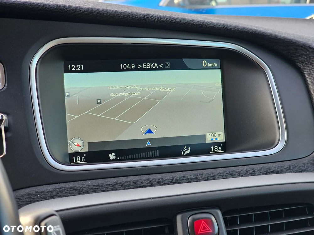 Volvo V40 D3 Momentum - 19