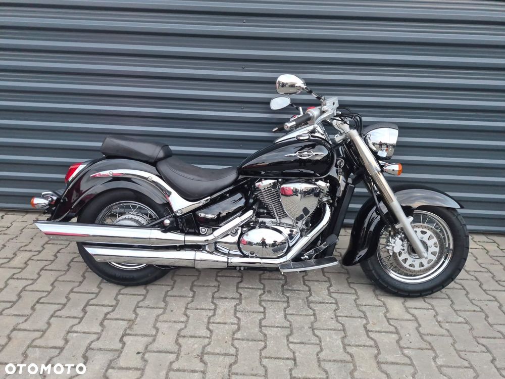 Suzuki Intruder - 1
