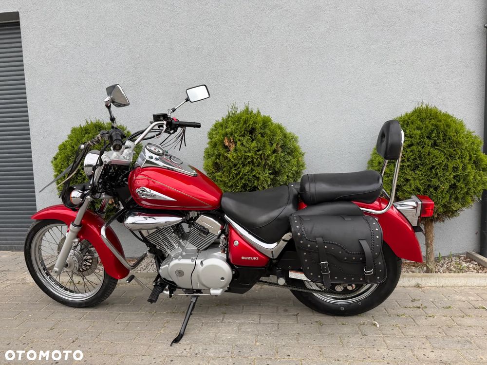 Suzuki Intruder - 7