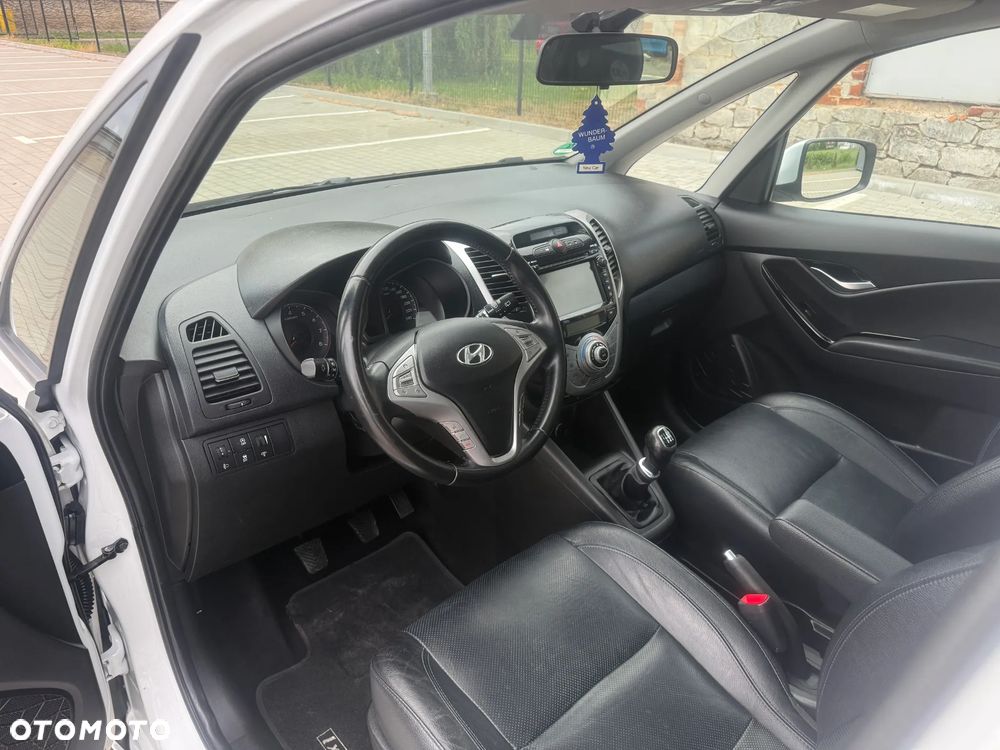 Hyundai ix20 - 10