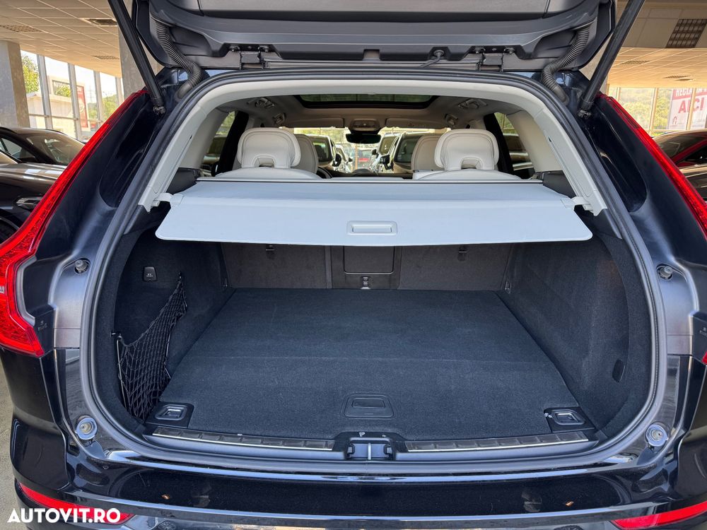 Volvo XC 60 T6 AWD Plus Dark - 11