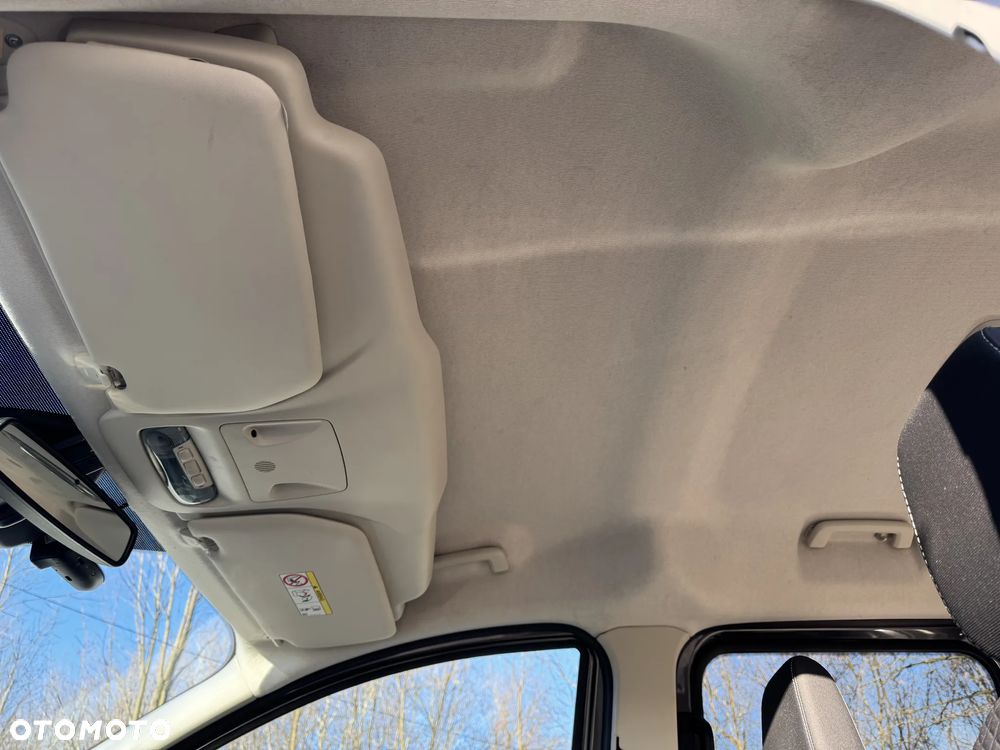 Ford Tourneo Courier 1.5 TDCi Ambiente - 16