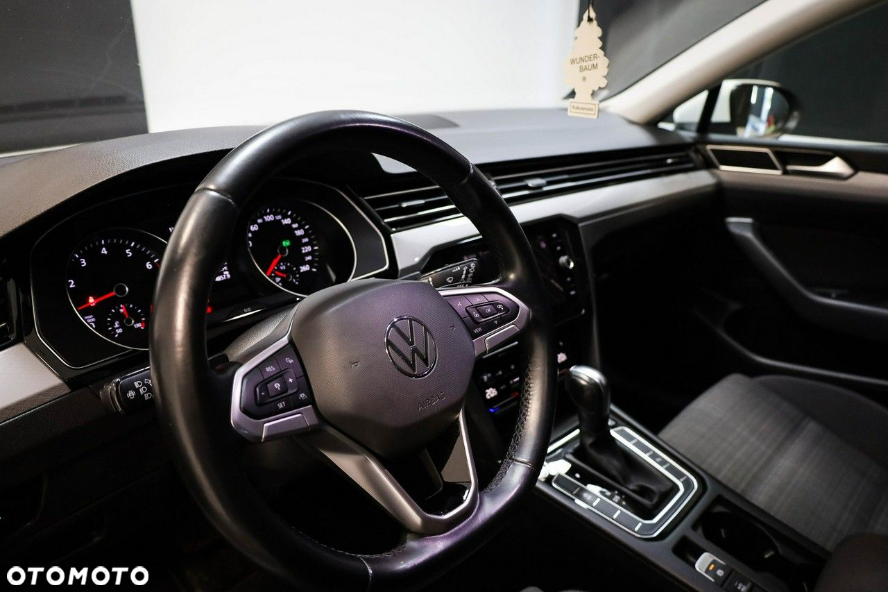 Volkswagen Passat - 15