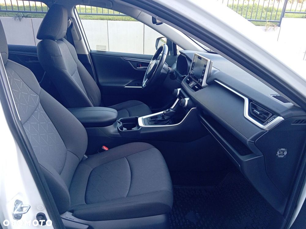 Toyota RAV4 - 10