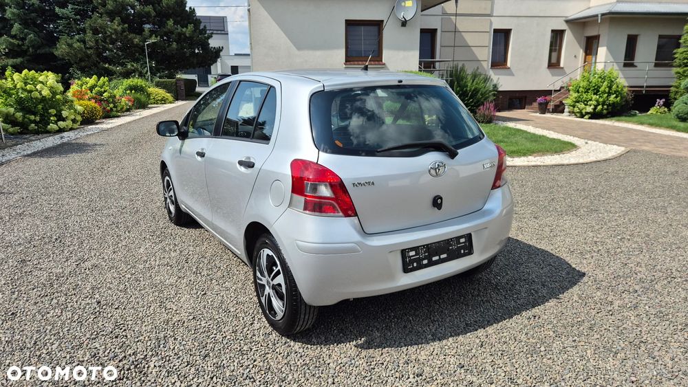 Toyota Yaris 1.0 VVT-i - 4