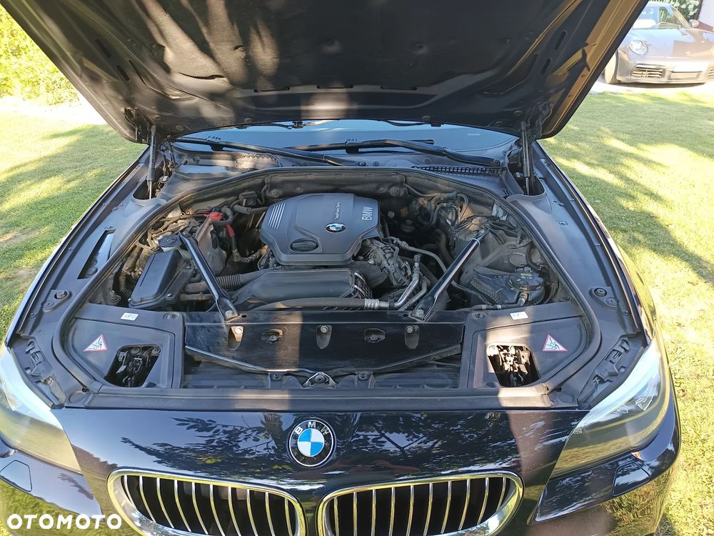 BMW Seria 5 520d xDrive - 25