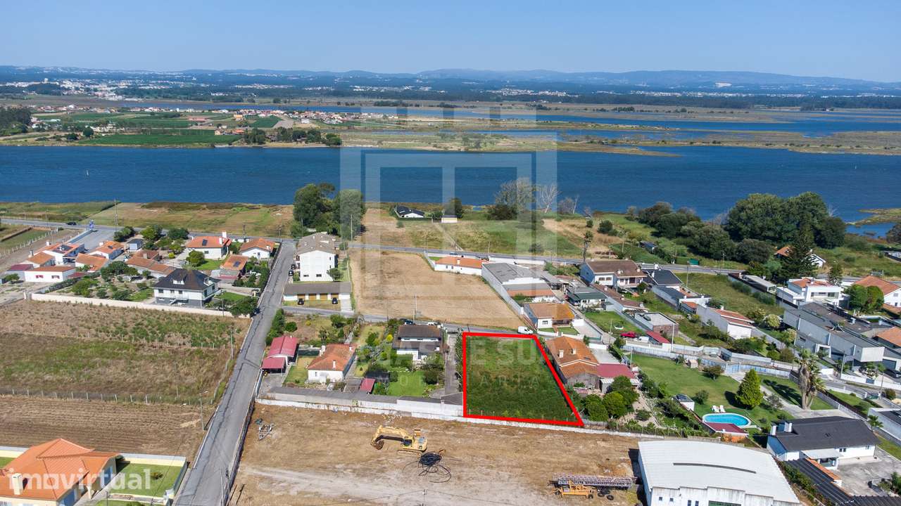 Fantástico terreno urbano murado em Torrão do Lameiro - Grande imagem: 2/13
