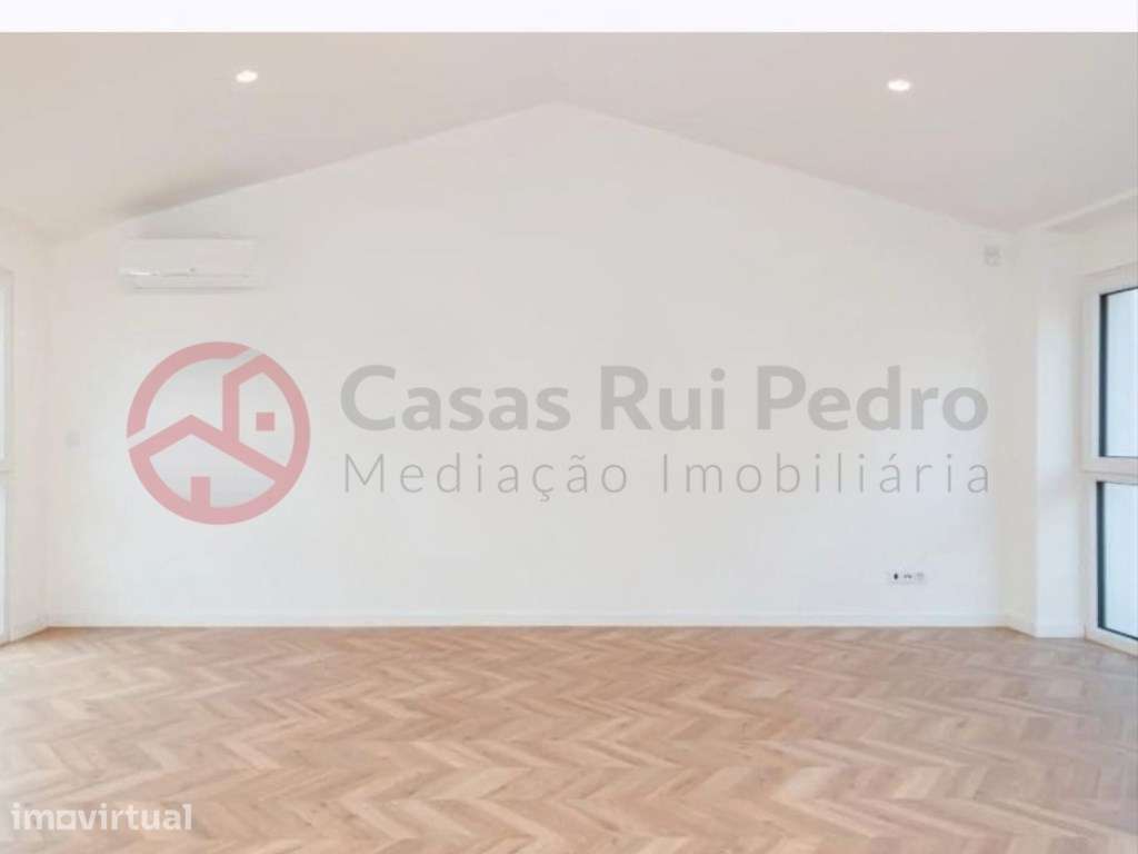 Moradia T1 Duplex a 15 Minutos de Barco da Ilha de Troia, Praia, Co... - Grande imagem: 2/15