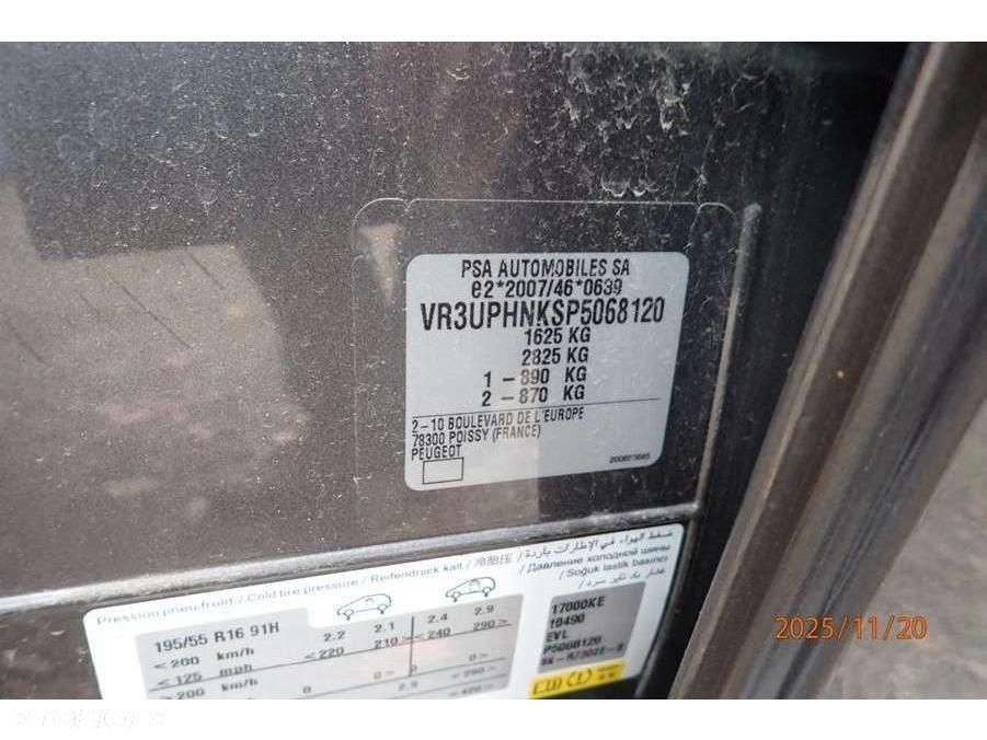 Peugeot 208 - 11