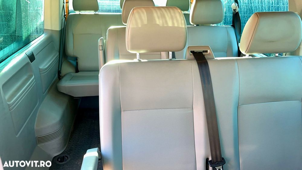 Volkswagen Caravelle - 9