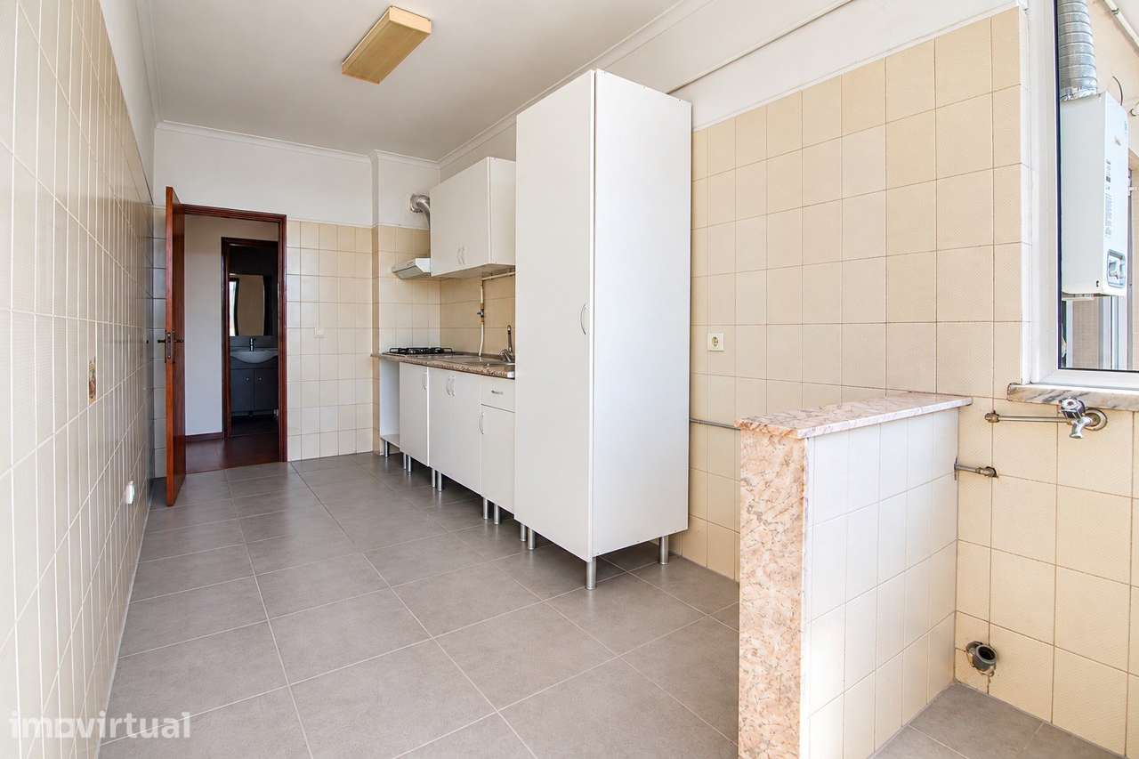 Apartamento T1 Venda em Braga (Maximinos, Sé e Cividade),Braga - Grande imagem: 2/19