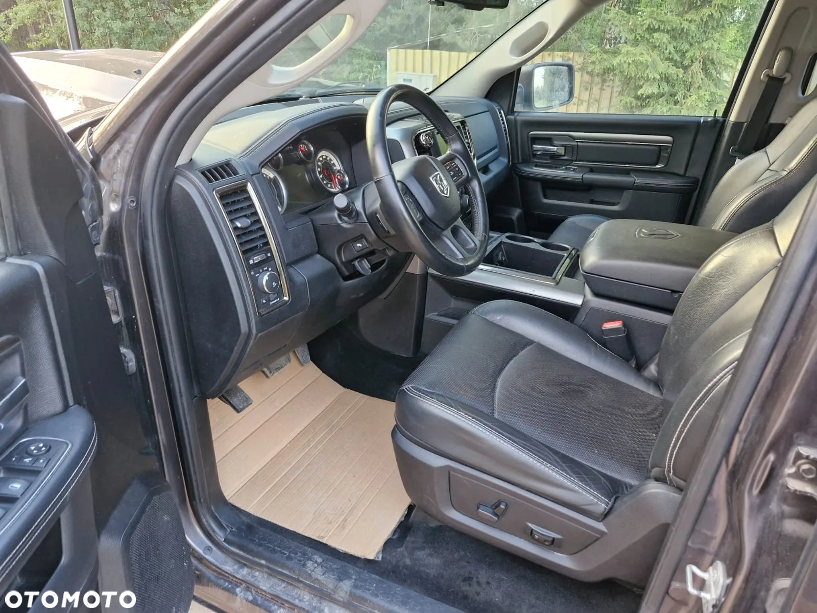 Dodge RAM 1500 5.7 4x4 - 8