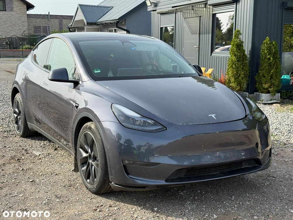 Tesla Model Y Long Range Dual Motor AWD - 2