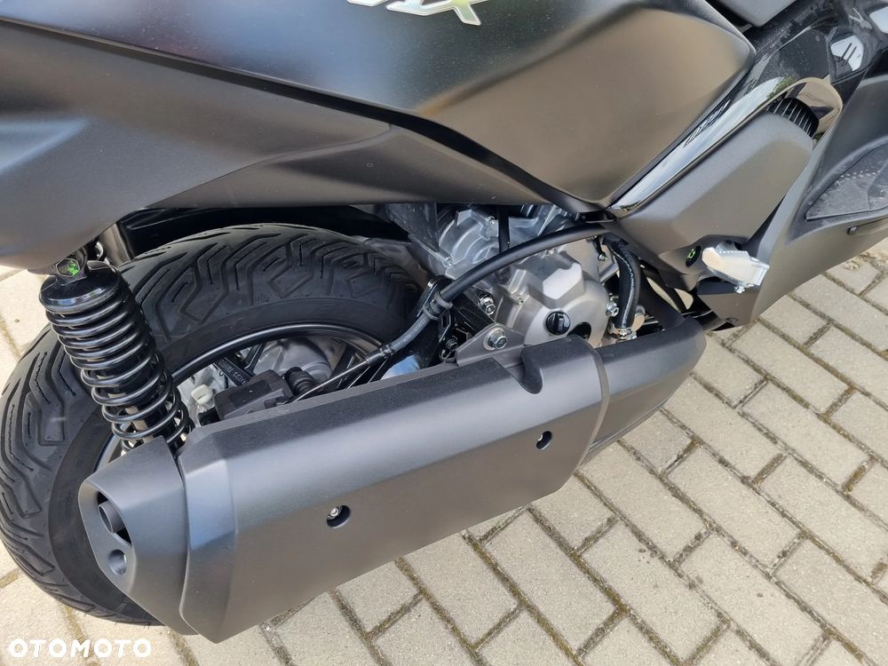 Yamaha X-max - 10