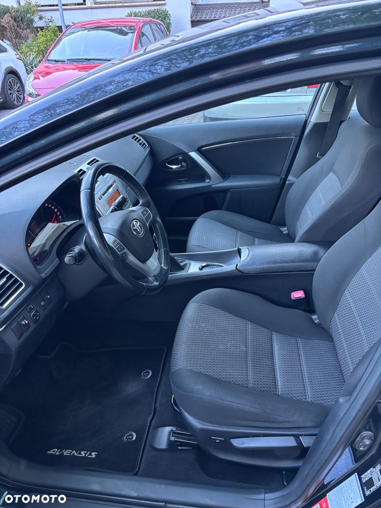 Toyota Avensis 1.8 Premium - 8