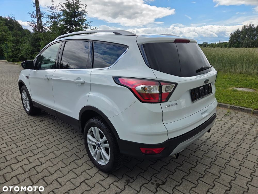 Ford Kuga 1.5 EcoBoost 2x4 Titanium - 5