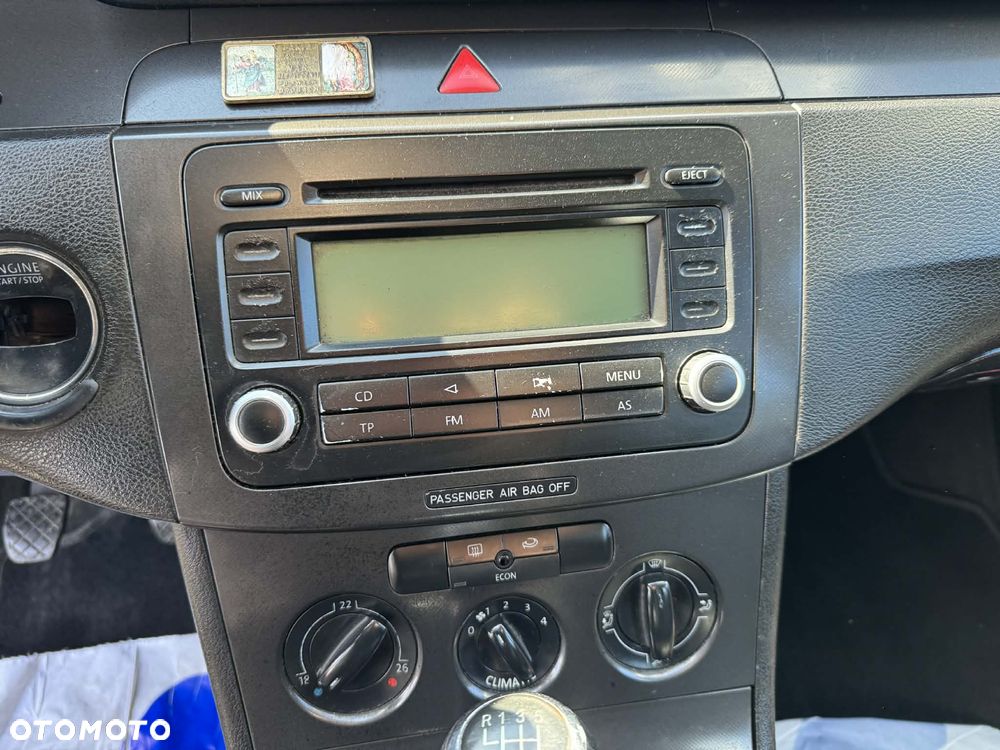 Volkswagen Passat 1.9 TDI Highline - 13