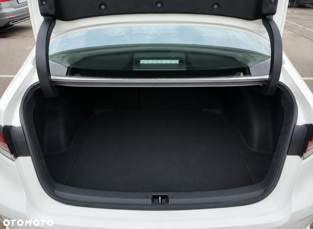 Toyota Corolla 1.8 Hybrid Comfort - 8