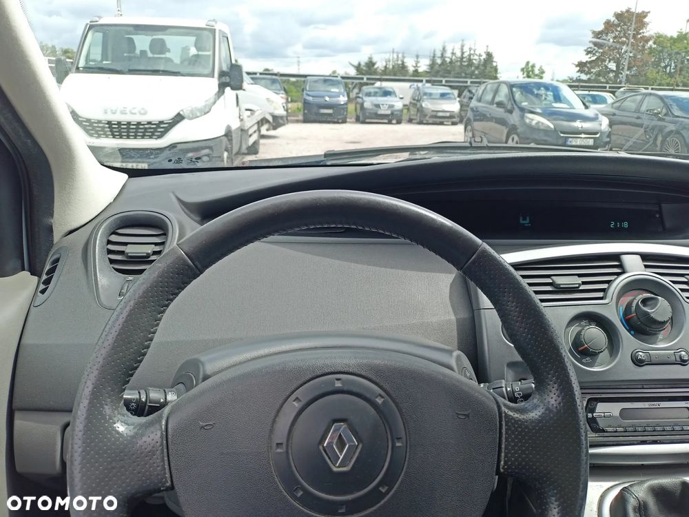 Renault Scenic - 8