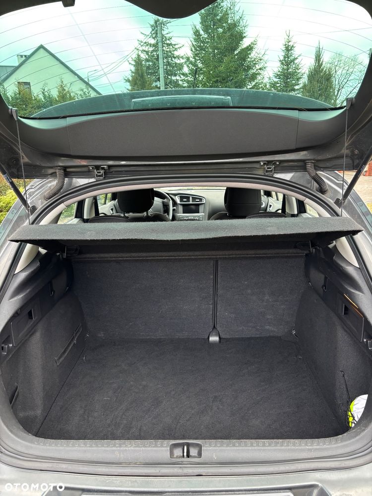 Citroën C4 e-HDi 115 ETG6 Selection - 22