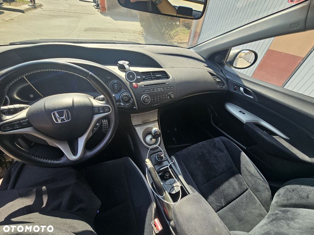 Honda Civic 1.8 Comfort - 13